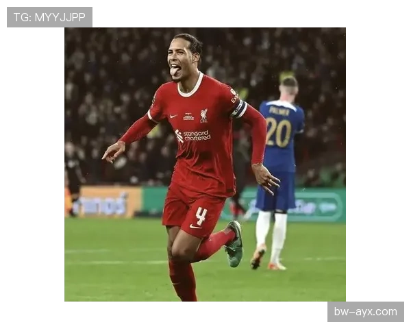 范戴克防守艺术再突破，状态回暖铸就现代足坛新传奇